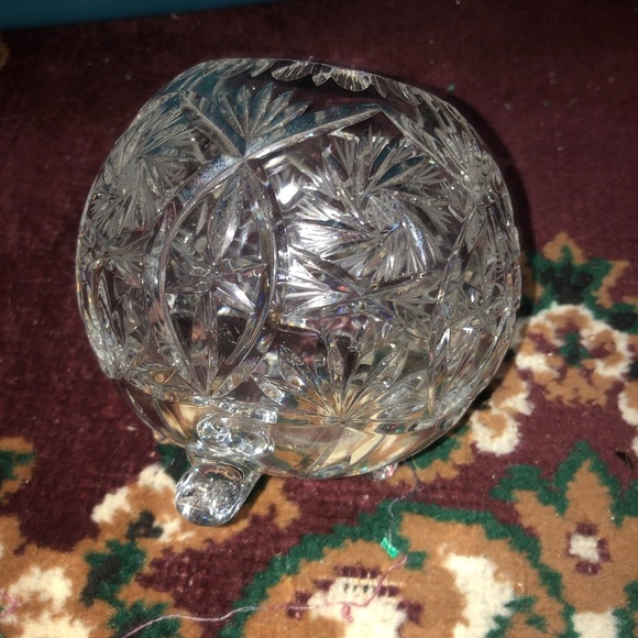 Vintage Crystal rose with 3 feet- pinwheel design-beautiful condition - Picture 6 of 7